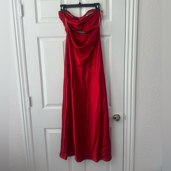 Hello Molly TREND LOVER SATIN MAXI DRESS RED Small - Picture 6 of 9